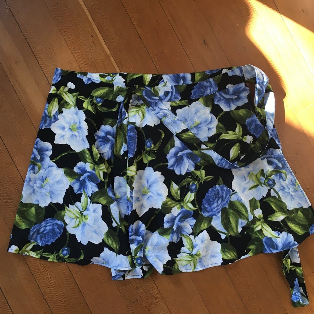 American Apparel floral wrap skirt (Size M/L)